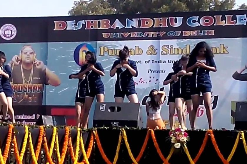 Dance Competition at Deshbandhu College