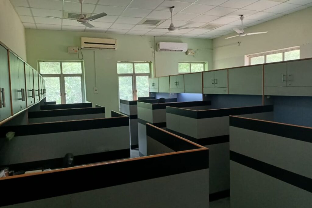 Facilities available at Faculty Research Centre of Aryabhatta College