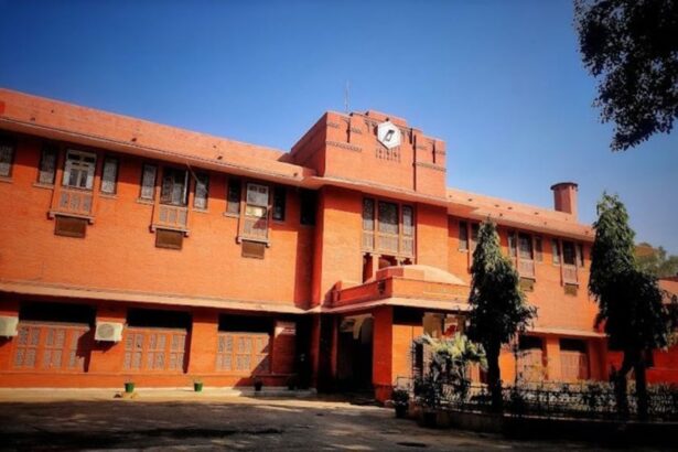 Lady Hardinge Medical College: Admission Courses and Fees Lady Hardinge Medical College: Admission Courses and Fees
