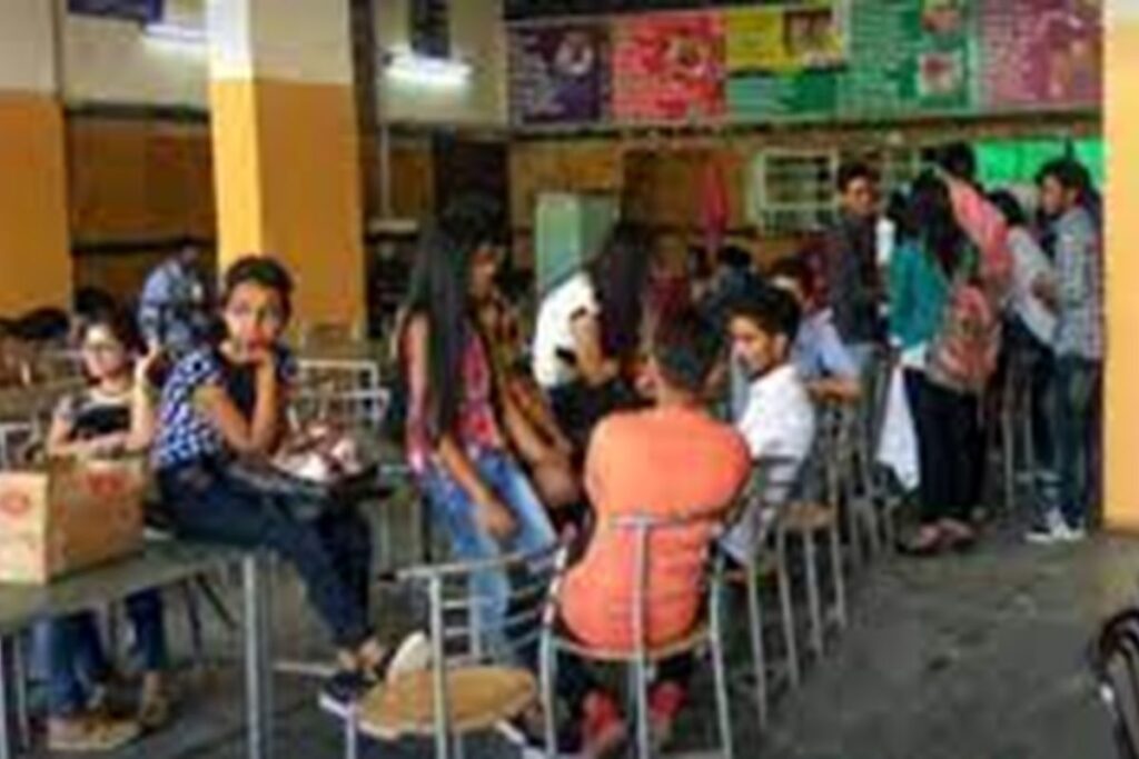 Dyal Singh Evening College cafeteria
