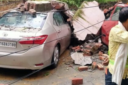 Deshbandhu college boundary wall collapsed